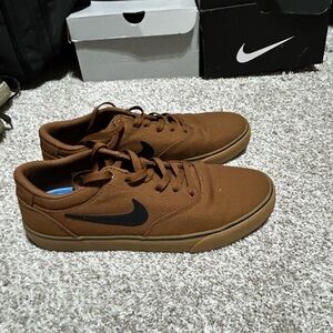 Nike Men's Brown and Black Sneakers